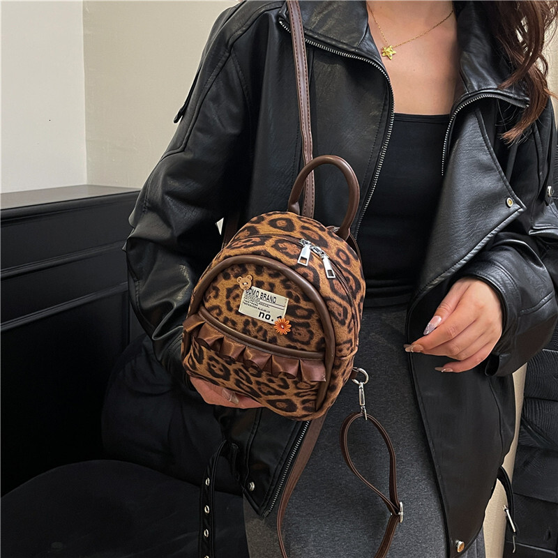 Leopard print women's backpack, versatile for autumn and winter, mini backpack, mini backpack