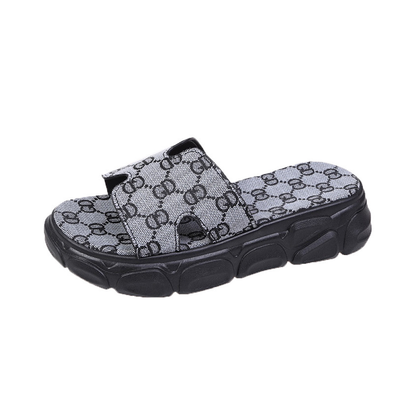 designer shoes 2025 European fashion brand letter cool for women style thick-soled flip-flops for outdoor wear beach shoes for women