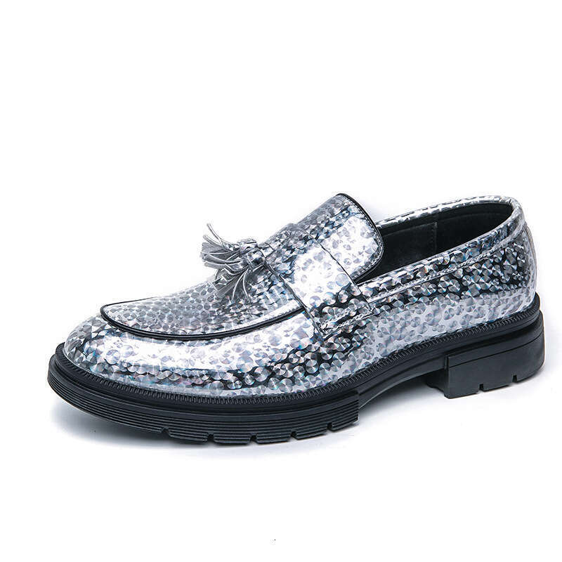 Large tassel shoes, men's 2024 Spring and Autumn new item, patent leather glossy surface, business formal attire, groom's wedding shoes