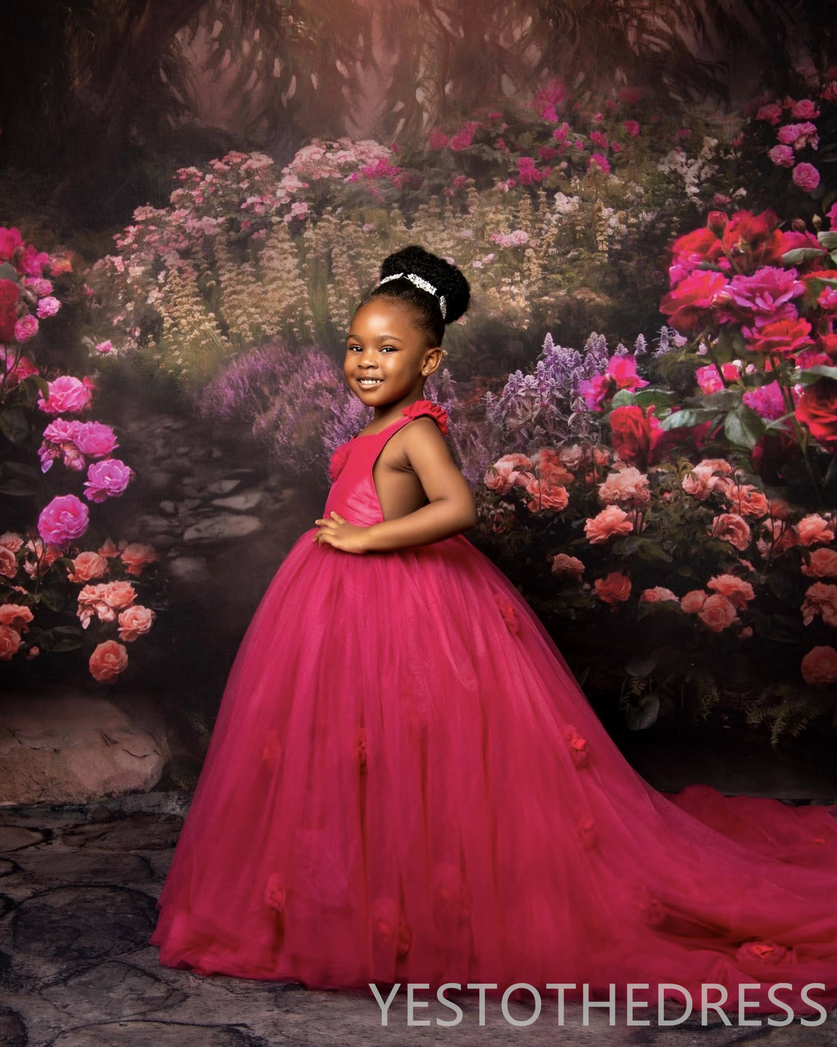 2026 Hot Pink Flower Girl Dresses Children Birthday Dress Illusion Spaghetti Straps Beaded Sequined Lace Appliqued Flora Tiered Tulle Ball Gown For Ma