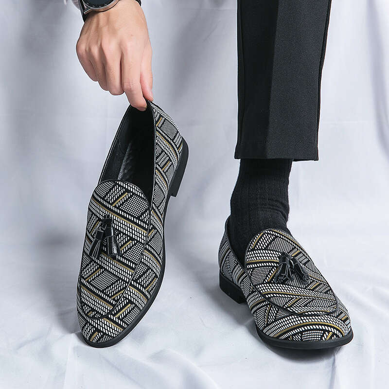 Large size 48 ethnic style lazy leather for men's music fortune 2023 Spring and Autumn new Doudou driving shoes