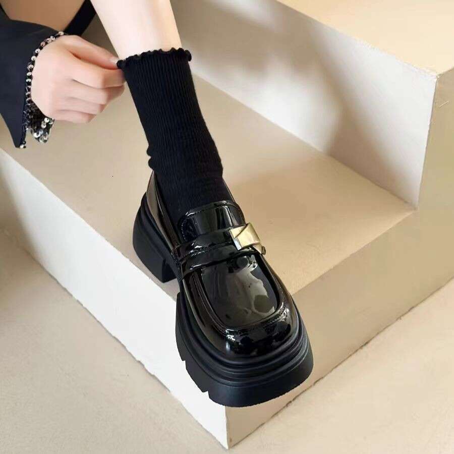 Black thick soled British style small leather shoes for women, Mary Jane, stepping on loafers, single shoes, 2025 Spring and Autumn new item