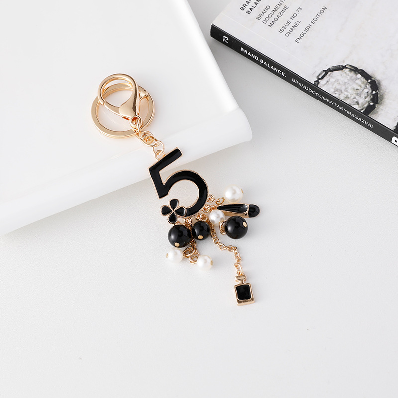 Number 5 Flower Tassel Alloy Keychain Bag Pendant Accessory Small Gift Wholesale