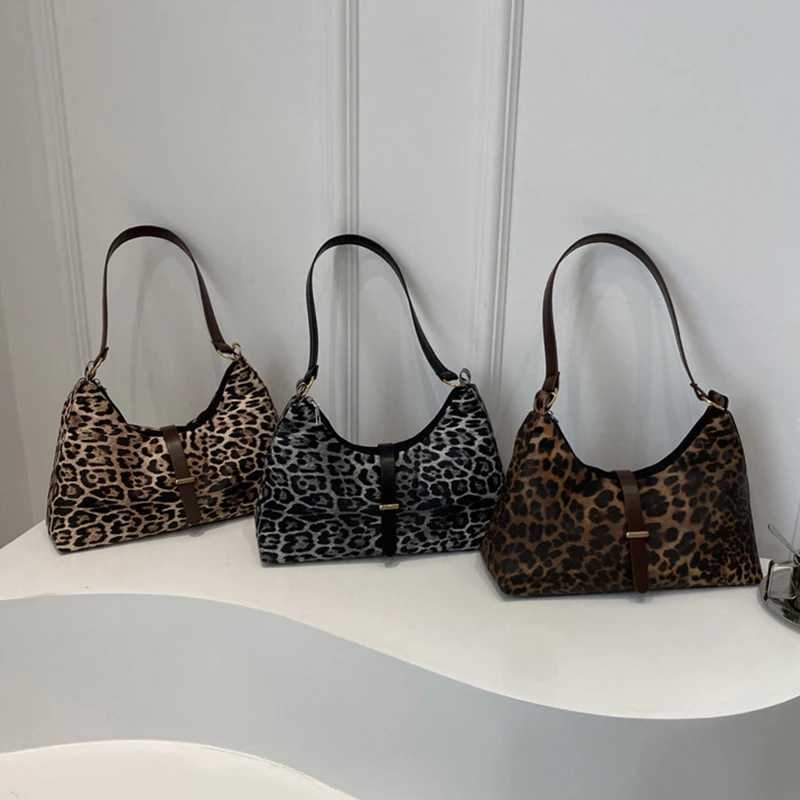 New Large Capacity Womens Bags Fashion Leopard Print Tote Premium Texture Versatile Commuting Shoulder Armpits Z251104