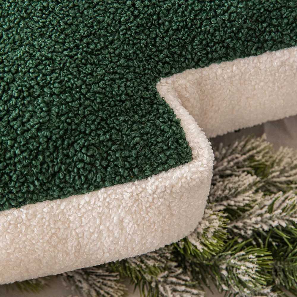 American Red Green Christmas Tree Shaped Plush Pillow Home Living Room Sofa Christmas Atmosphere Decoration Pillow Cushion Y251105
