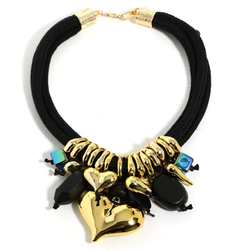 Statement Beaded Necklace Hearts Pendant for Woman Girl Wedding Party Jewelry 251031