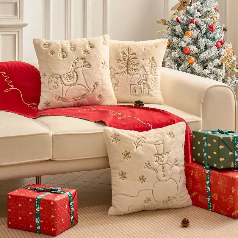 Plush Christmas Embroidered Cushion Cover Soft and Comfortable Festival Pillow Covers Decorative New Years Home Pillow Case Y251105