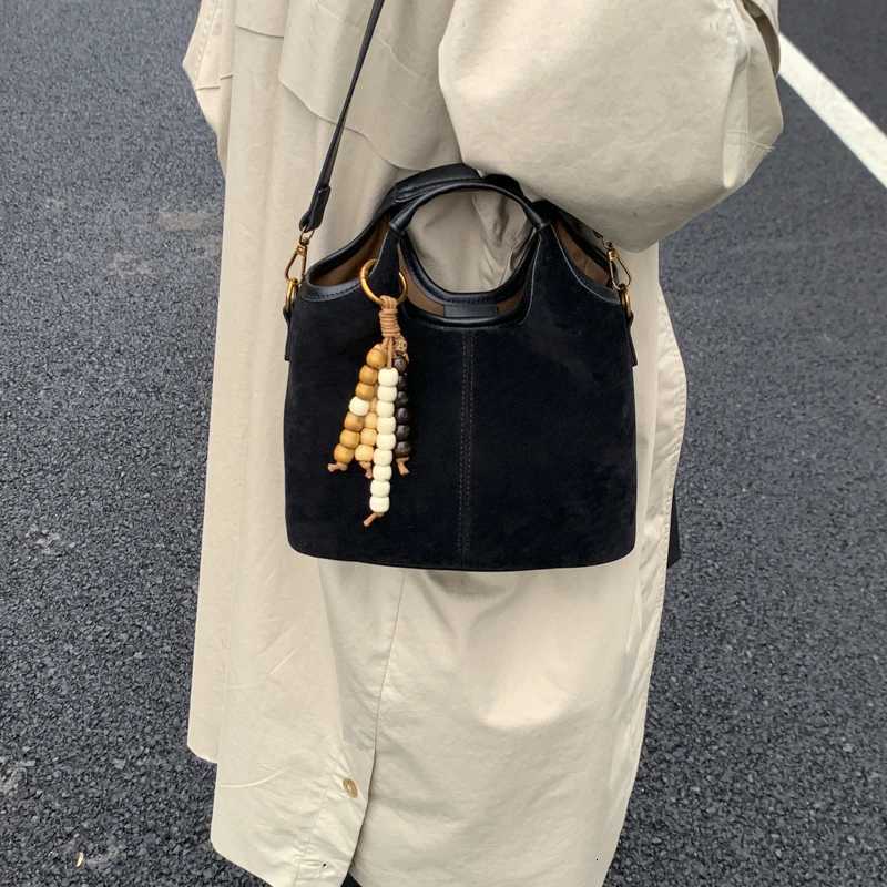 2025 Autumn Winter Fashion New Faux Suede Shoulder Bags Hasp Large Capacity Commute Stylish Design Womens Tote Bags Z251104