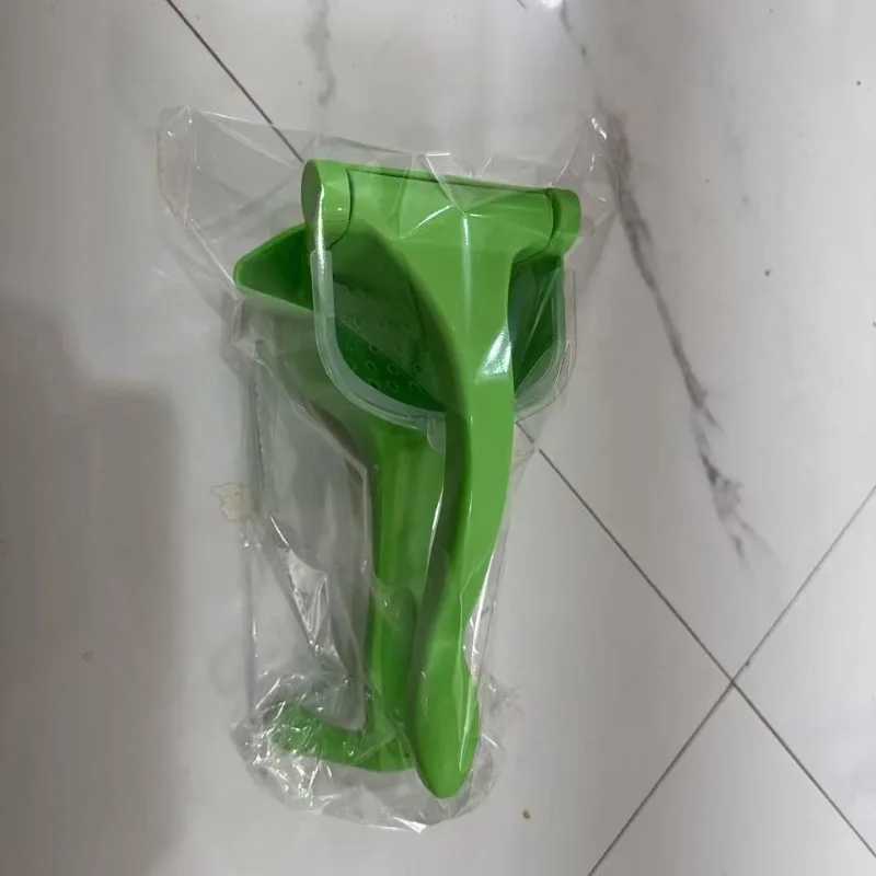 2pcs/1pc Manual Juicer Hand Press Citrus Juicer for Lemon Orange Small Home Kitchen Juice Extractor New Squeezer C251105