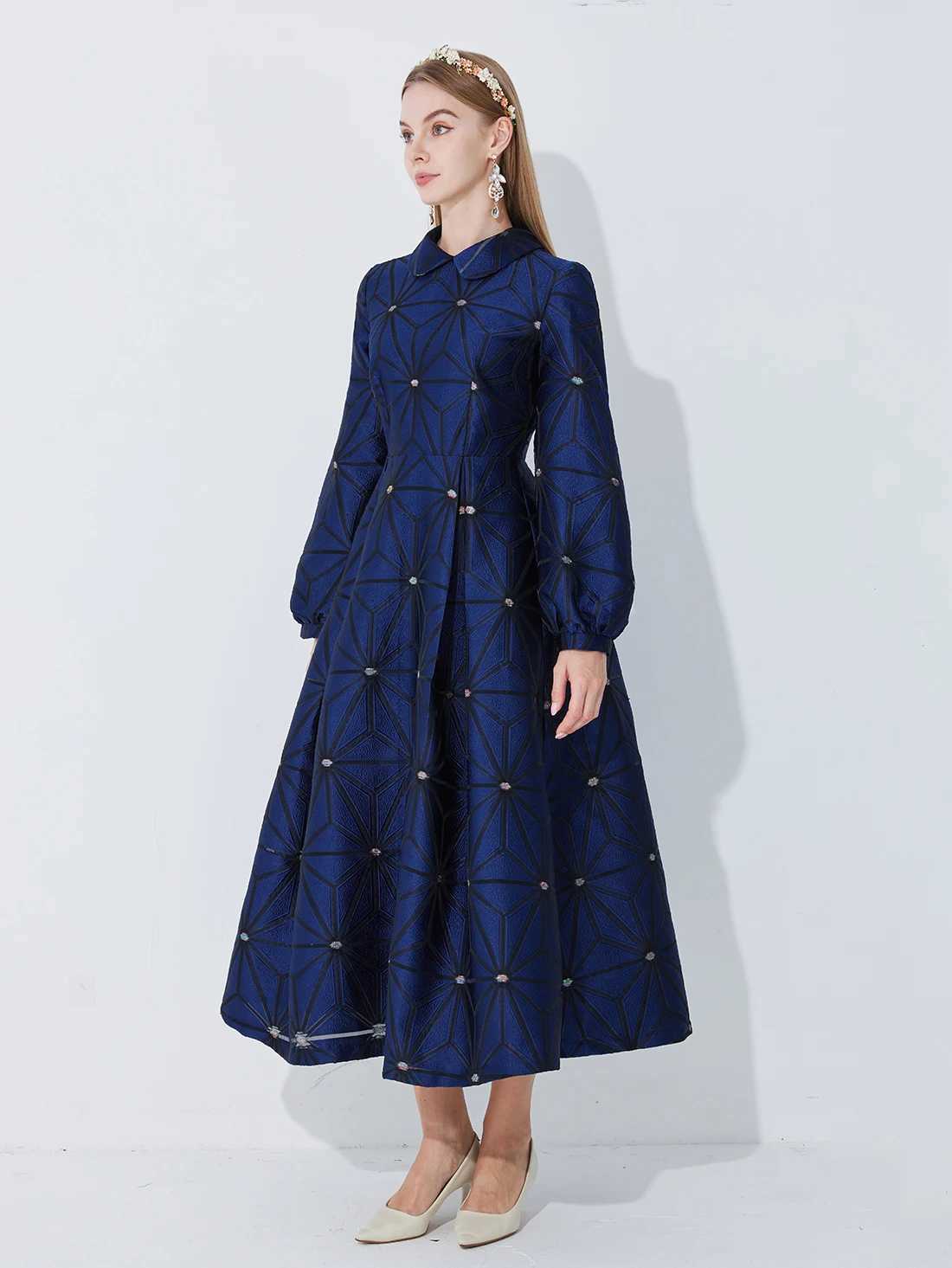 Fall/Winter Turned Collar Lined Sleeve A-Line Silhouette Geometric Heavyweight Jacquard Elegant and Graceful Long Dress J251105