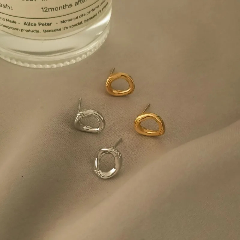 Classic Simple Irregular Ellipse Little Stud Earrings for Women Cute Temperament Stainless Steel Korea Fashion Jewelry Accessory 251131