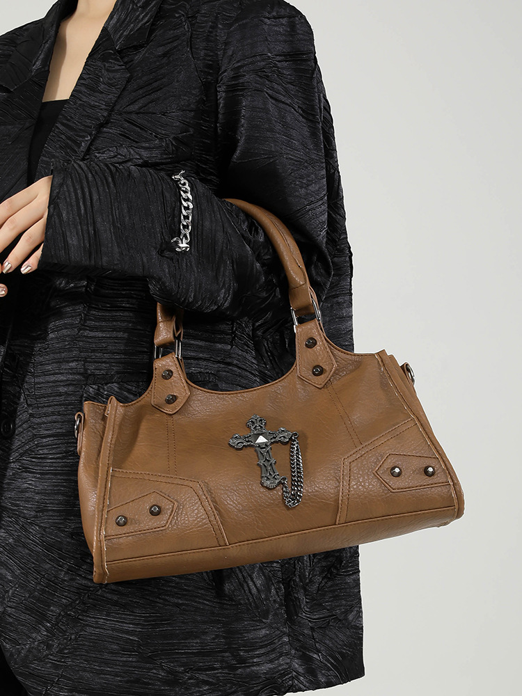 Niche motorcycle-style women's crossbody bag 2025 trendy girl's bag armpit bag high-end sense shoulder bag