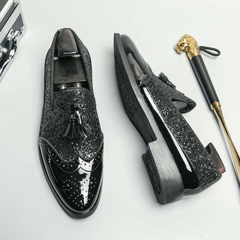 Men's in plus size, casual fashionable men's foot covers, tassel leather shoes, British style hairstylist, sequined trendy shoes