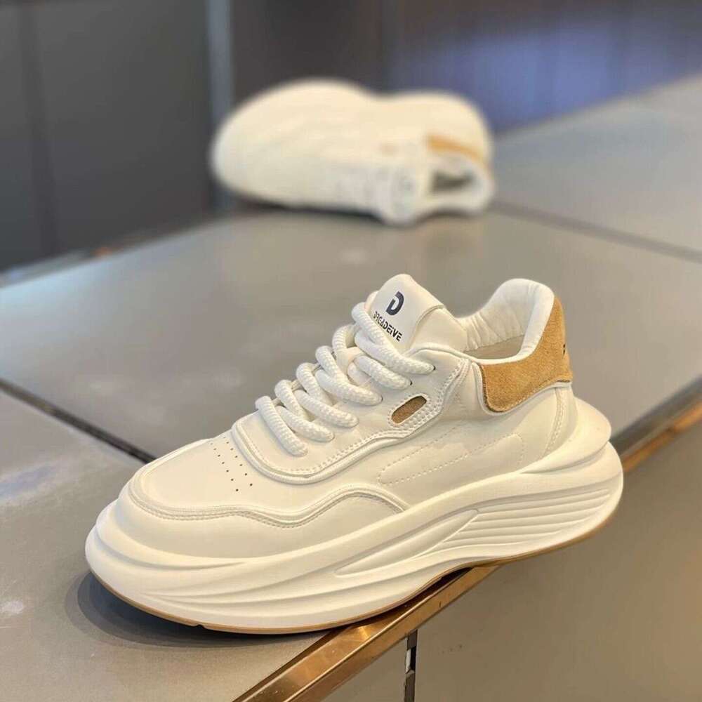 Men's Autumn New Fashion Versatile Soft Sole Dad Lightweight Quick Delivery TikTok Trending Outdoor Casual Shoes