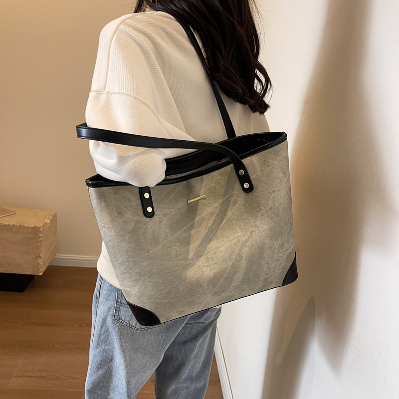 Free shipping to work commute large capacity women's new autumn and winter fashion Tote simple shoulder bag 2025
