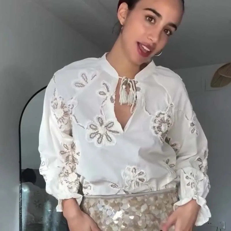 YENKYE Womens Spring Flower Embroidered Shirt Long Sleeve V-neck Casual Loose Top Street Clothing Blusas Mujer 250402