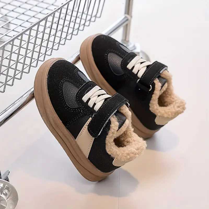 Boys Girls Winter Warm Shoes for Kids Sports Sneakers Fleece-Lined Soft Rubber Sole Anti Slip Retro Frosted Leather Casual ShoesT251105