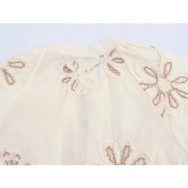 YENKYE Womens Spring Flower Embroidered Shirt Long Sleeve V-neck Casual Loose Top Street Clothing Blusas Mujer 250402