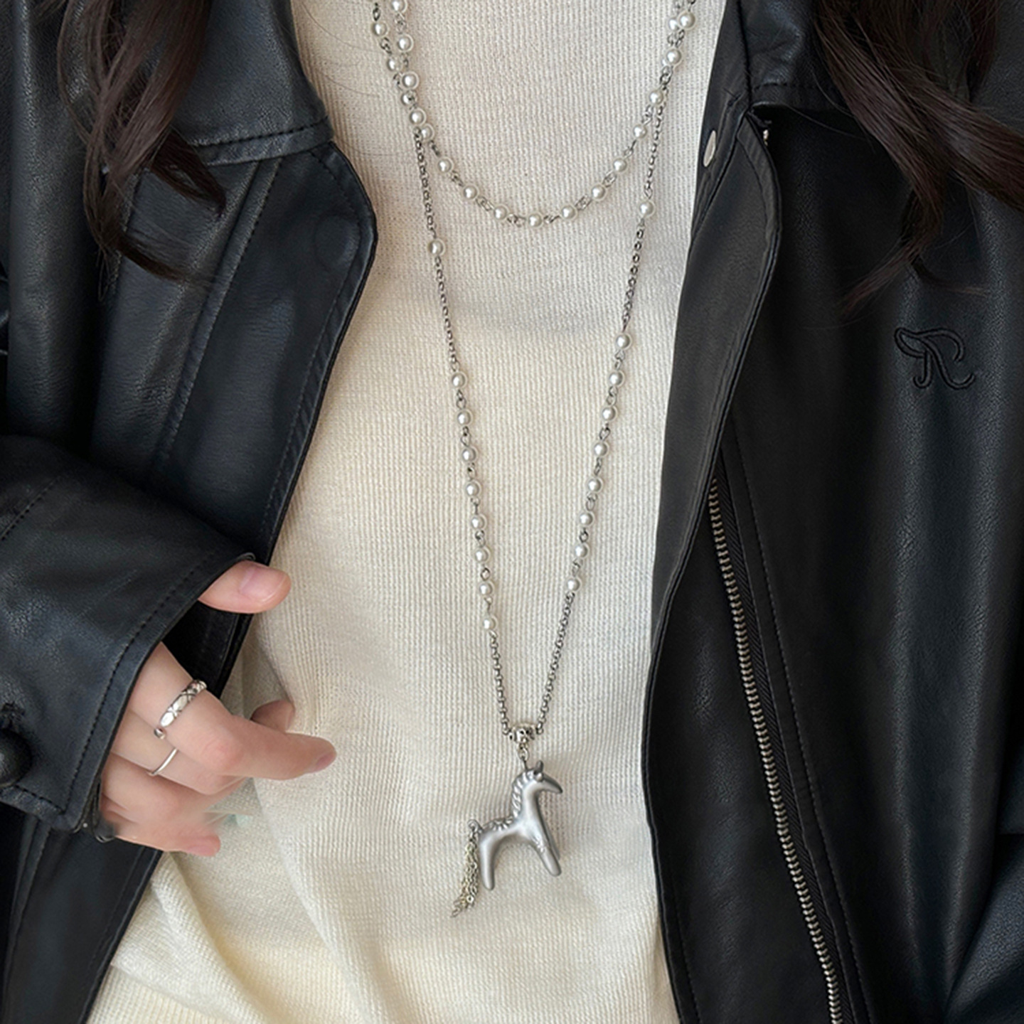 Crystal Pearl Beaded Pony Pendant Necklace Zodiac Year Young Luxury Daily Versatile Choker Niche Temperament Sweater Chain