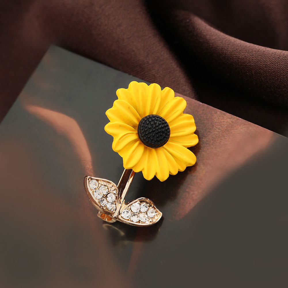 Creative Sunflower Brooch Pins for Women European Popular Design Flora Flower Crystal Brooches Collar for Blazer Shirt Hat Scarf Accessories Jewelry G