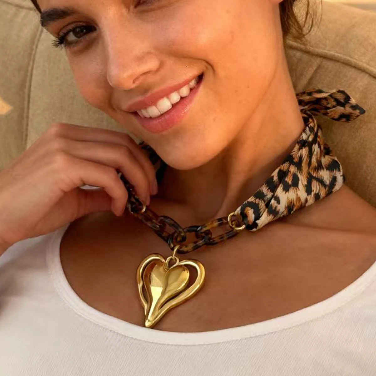 Fashion Stainless Steel HeartShaped Leopard Print Scarf Trendy Necklace 18K Gold Plated Quality Ladies Jewelry For Daily Wear 251031