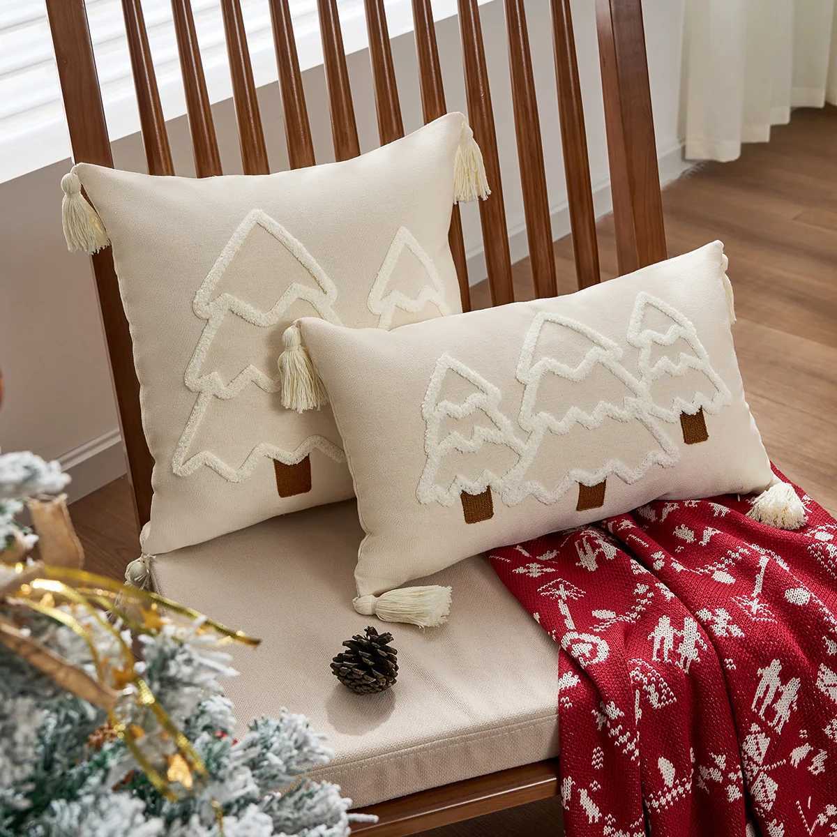 Battilo Christmas Throw Pillow Cover with Tassels Decorative Green Tufted Pillowcase for Sofa Bed Cushion Case for Home Decor Y251105