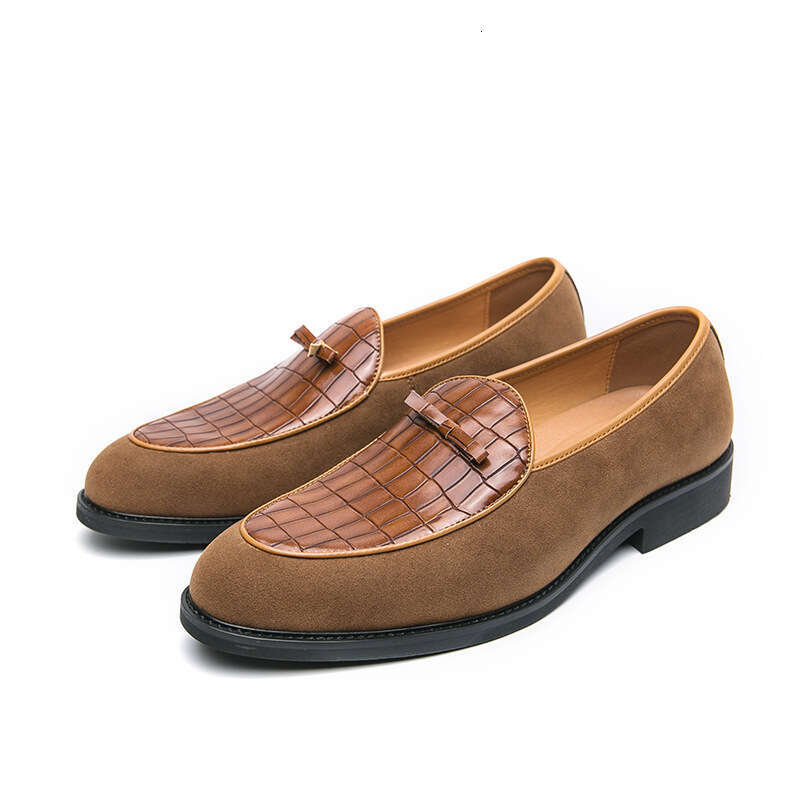 Large men's loafers, fashionable new business dress shoes, trendy one foot lazy shoes
