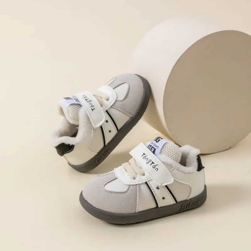 Childrens running lightweight sports shoes 2025 winter new fashionable walking boys and girls breathable soft casual shoesT251105