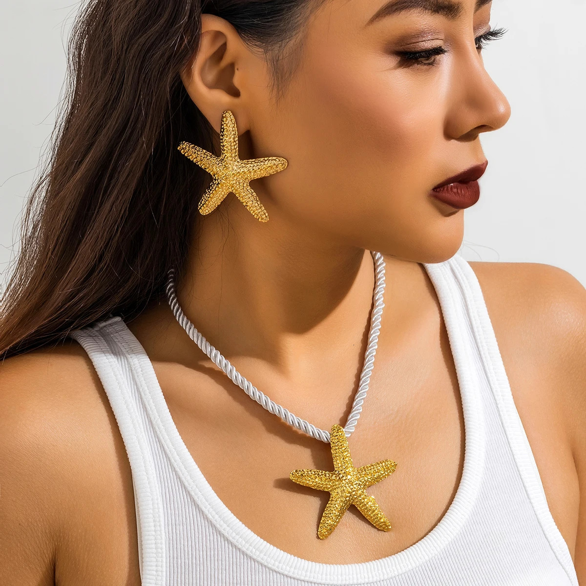 IngeSightZ Exaggerated Big Starfish Pendant Necklace for Women Punk White Thick Rope Chain Choker Necklace Party Jewelry Gift 251031
