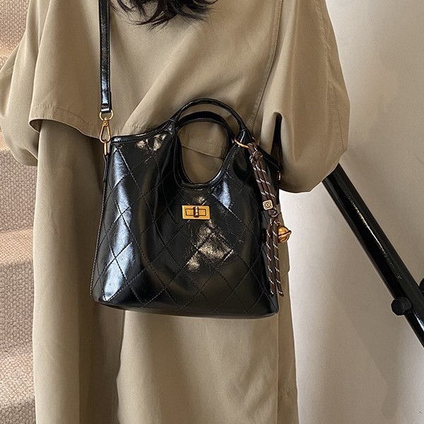 High End Small For Women New Autumn And Winter Versatile Crossbody Bag Fashionable Handheld Tote Bucket Bag