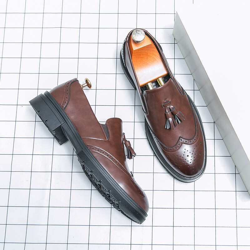 Large size fringed fashionable business formal British style Blok carved leather shoes, groom's wedding shoes