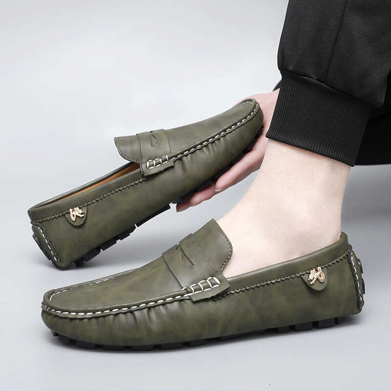 Large size Le Fu for lazy women, on foot bean shoes, sizes 35-48, men's driving shoes