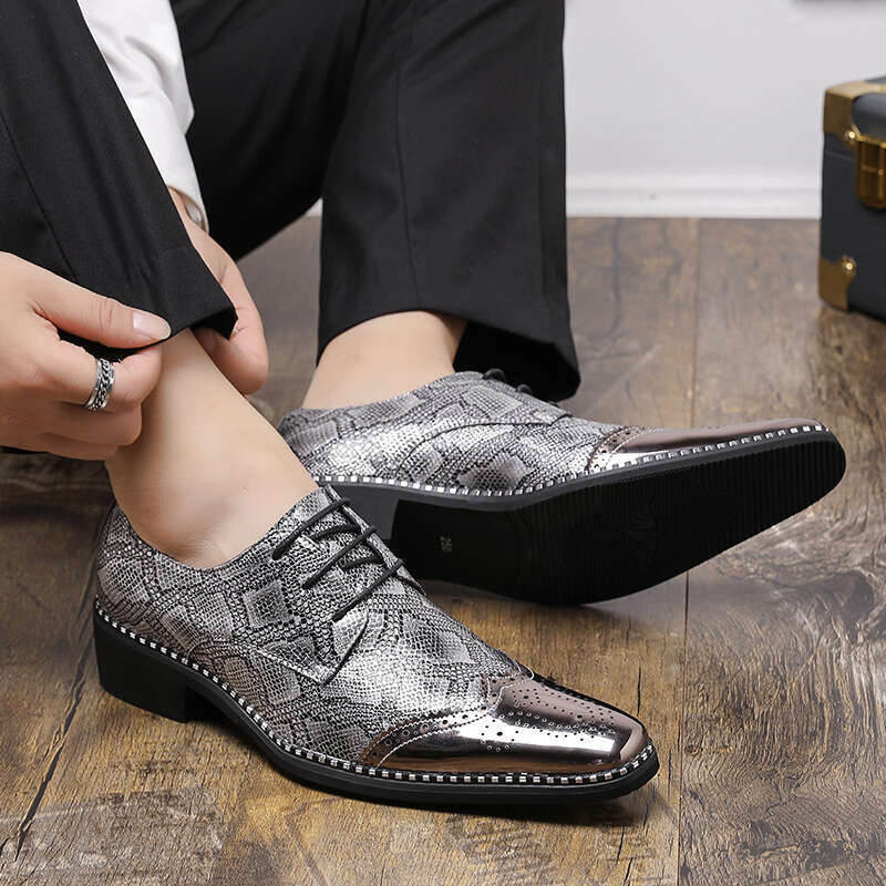 Large size wealthy gold snake patterned lace up pointed leather shoes 2024 Spring and Autumn Business Block Fashion Leather