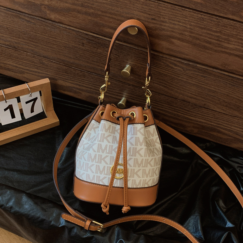 Free shipping bag women's old age bucket bag New women's diagonal bag fashion all-match drawstring hand bag 2025