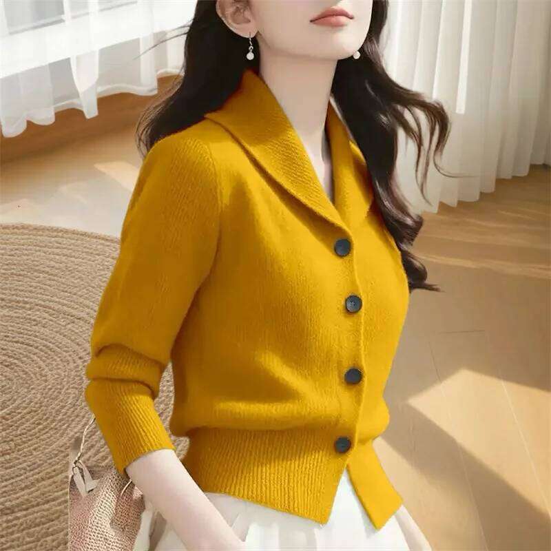 2025 New Spring Autumn Women Sweaters Elegant Solid Color Lapel Long Sleeved Knitted Cardigan Jacket Korean Female Knitwear Tops Designer Sweater Bear