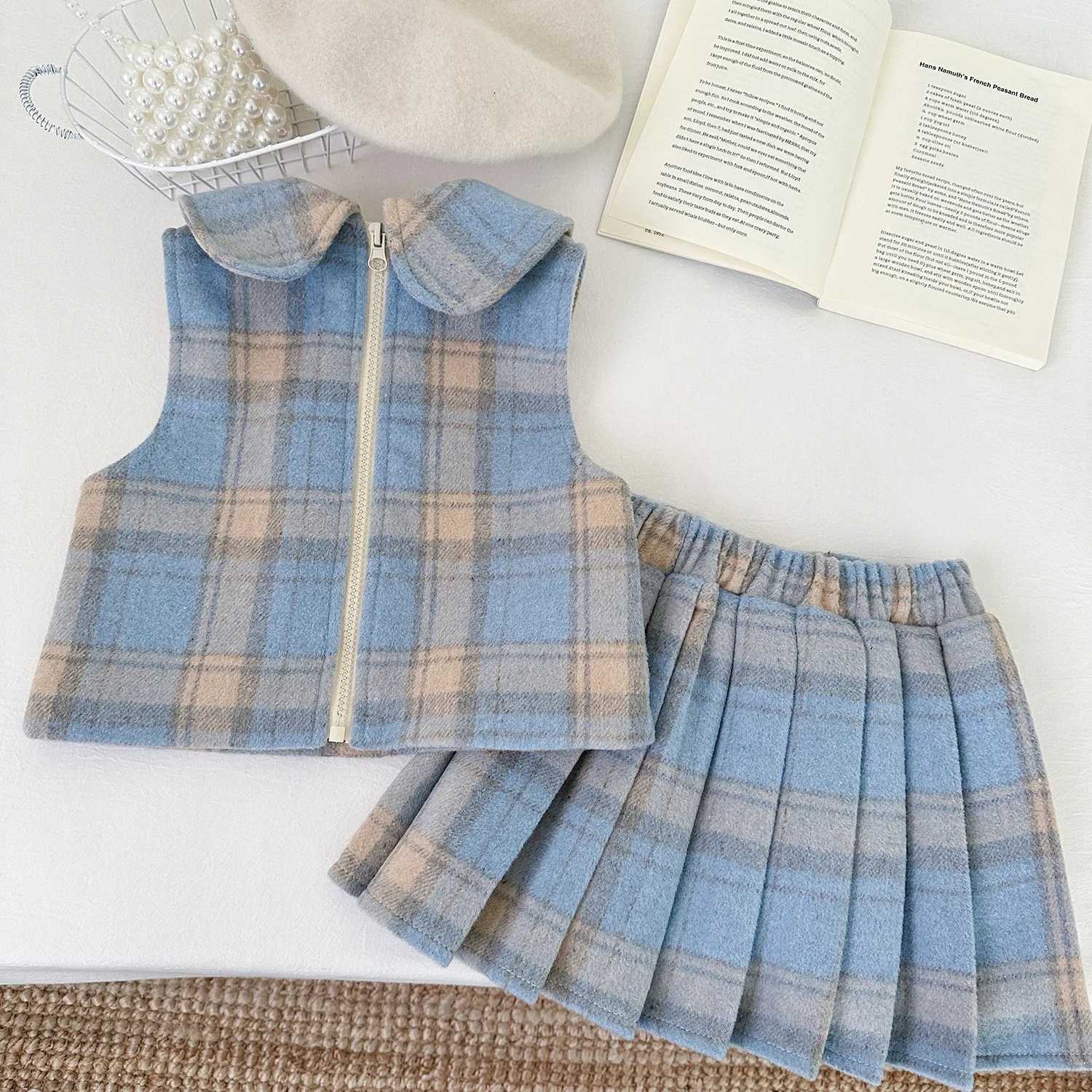 2025 New Girls Winter Set Childrens Plush Thickened Vest Girls College Style Pleated Skirt Set Trendy Y251105