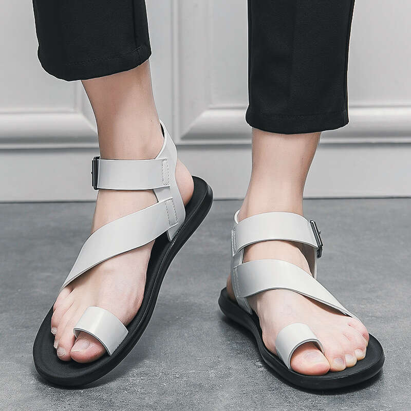 Large Roman leather 2023 new summer trend casual beach sandals men's flip flops
