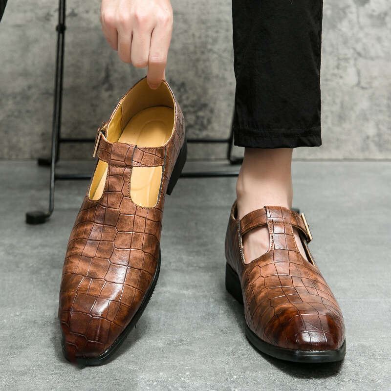 Men's Sandals in Sizes 38-46 2023 Summer New Style Personalized Fashion Show Buckle Cap Large Size