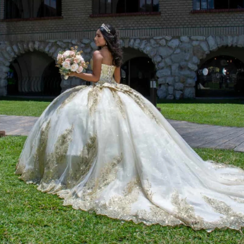 Light Champagne Shiny Quinceanera Dresses Off The Shoulder Sequin Applique Lace Beading Crystal Bow Tull Party Birthday Sweet 16 Dress Vestidos 15 Ano