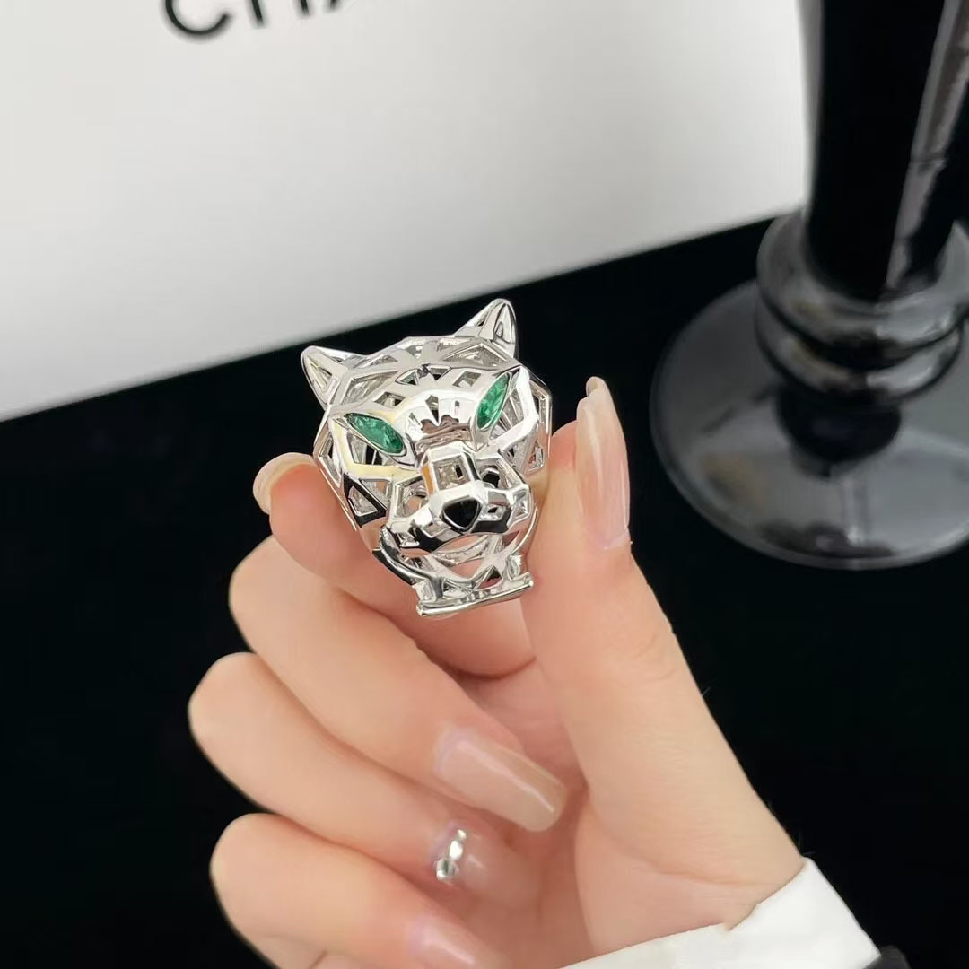 Hot Desinger Rings Famouse Brand Party Jewelry Hollow Panther Pattern V Gold Leopard Animal Wedding Finger Ring Green Eyes size 6-9 for Men Women