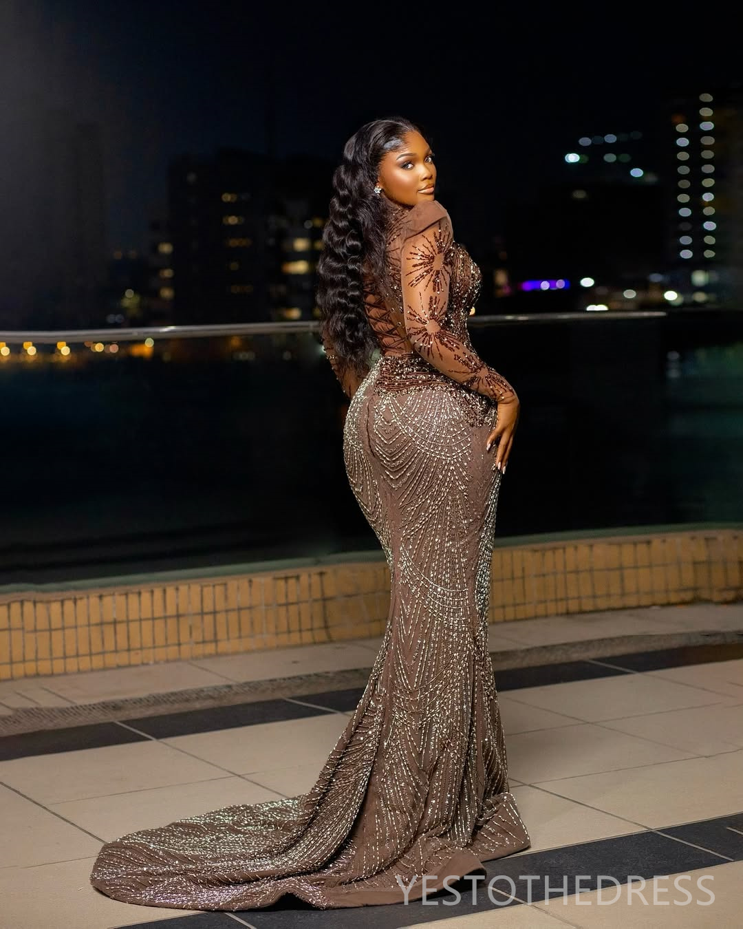 2025 Plus Size Brown Prom Dress Mermaid Prom Dresses Evening Formal Gowns Long Sleeves Sheer Neck Beaded Lace For Black Women Birthday Second Receptio