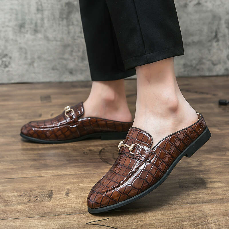 2023 Summer New Baotou Men's 38-47 Large Horsehead Buckle Lazy Half Slippers