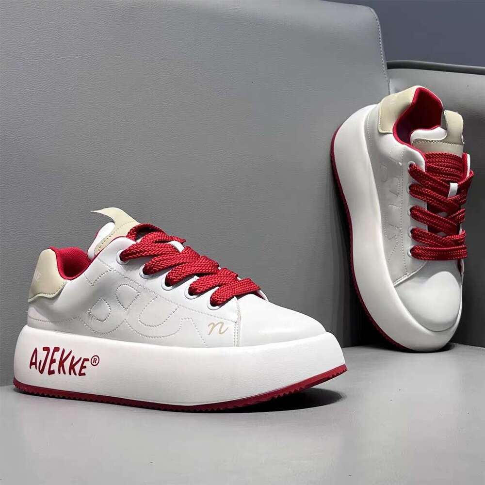 Men's 2025 Autumn Winter New Versatile Fashionable High-End White Casual Comfortable Thick-Soled Trendy Shoes Internet Celebrity Hot Item