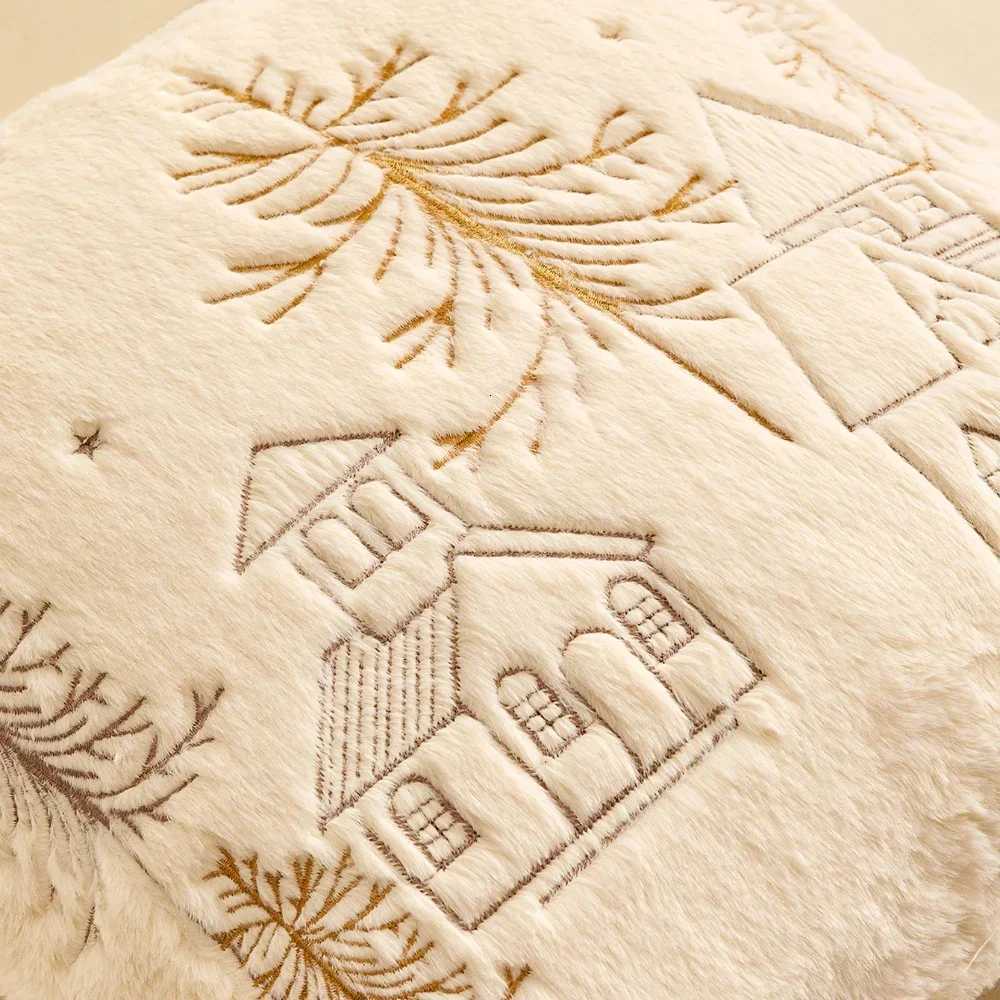 Simple Pillow Case Plush Christmas Embroidered Cushion Cover Soft Comfortable Festival Decorative New Years Home Pillow Case Y251105