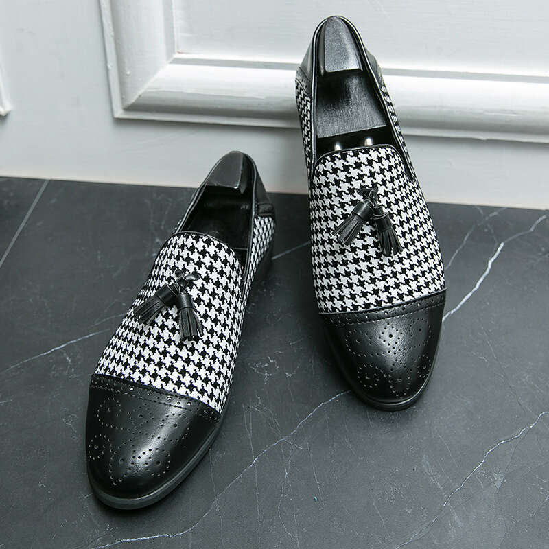 Men's in plus size, casual fashionable men's foot covers, tassel leather shoes, British style hairstylist, sequined trendy shoes