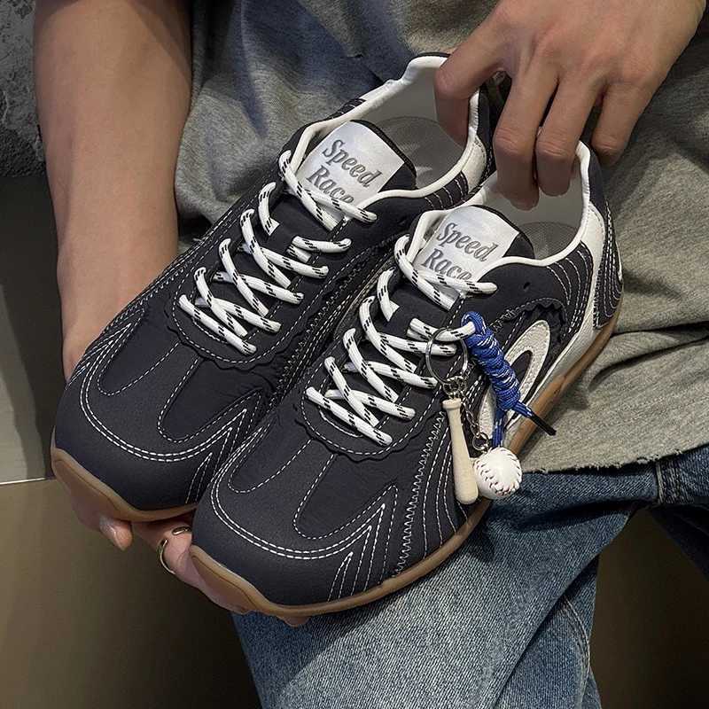 Flat Soft Lightweight 2025 New Summer Breathable Versatile Front Lace-Up Deutsche Training Shoes Vintage Mens Sneakers Y251105