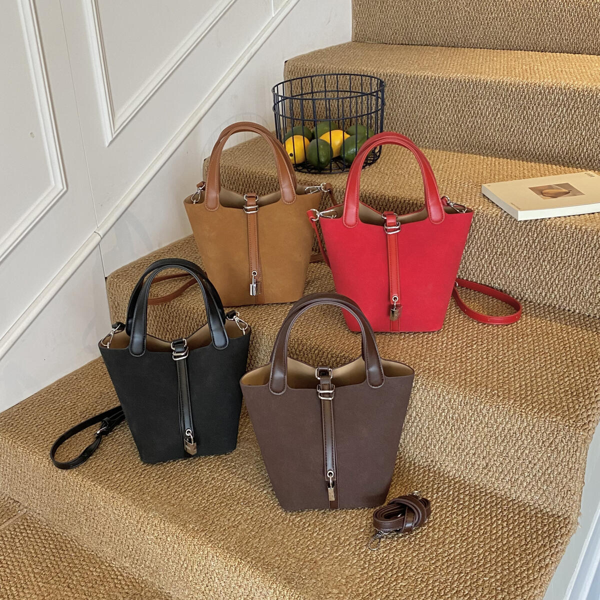 Frosted retro small bag for women, versatile for autumn and winter, crossbody mother bag, casual Korean version bucket bag