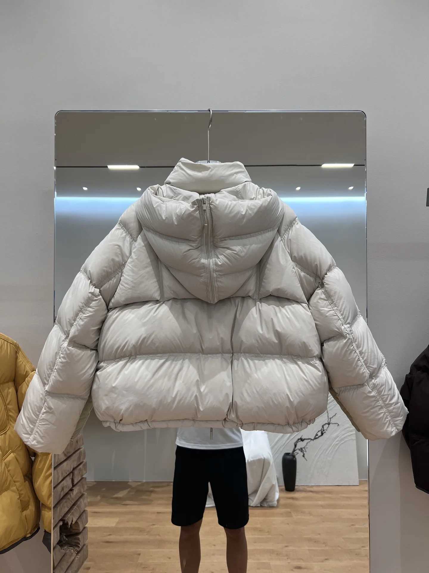 Winter Warm Hooded Short Down Jacket Women White Duck Down Zipper Fluffy Parker Outwears Female Puff Thicken Drawstring JacketsT251105
