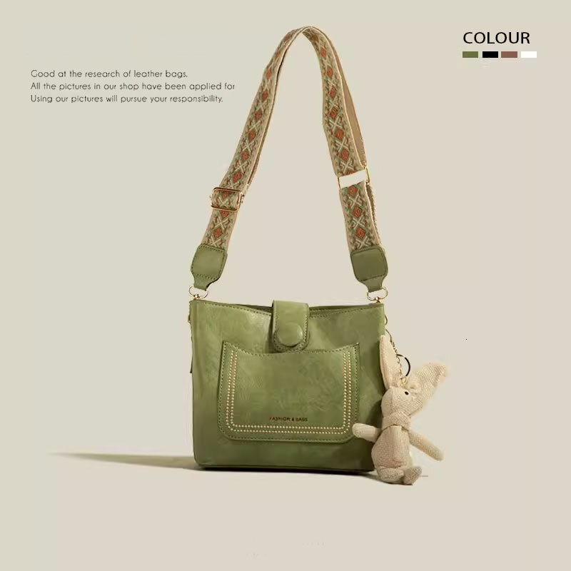 2025S New Model Designer Women S Woven Wide Straps And Large Capacity Bags Are Popular Women S Versatile Single Shoulder Crossbody Bucket Bag Totebag