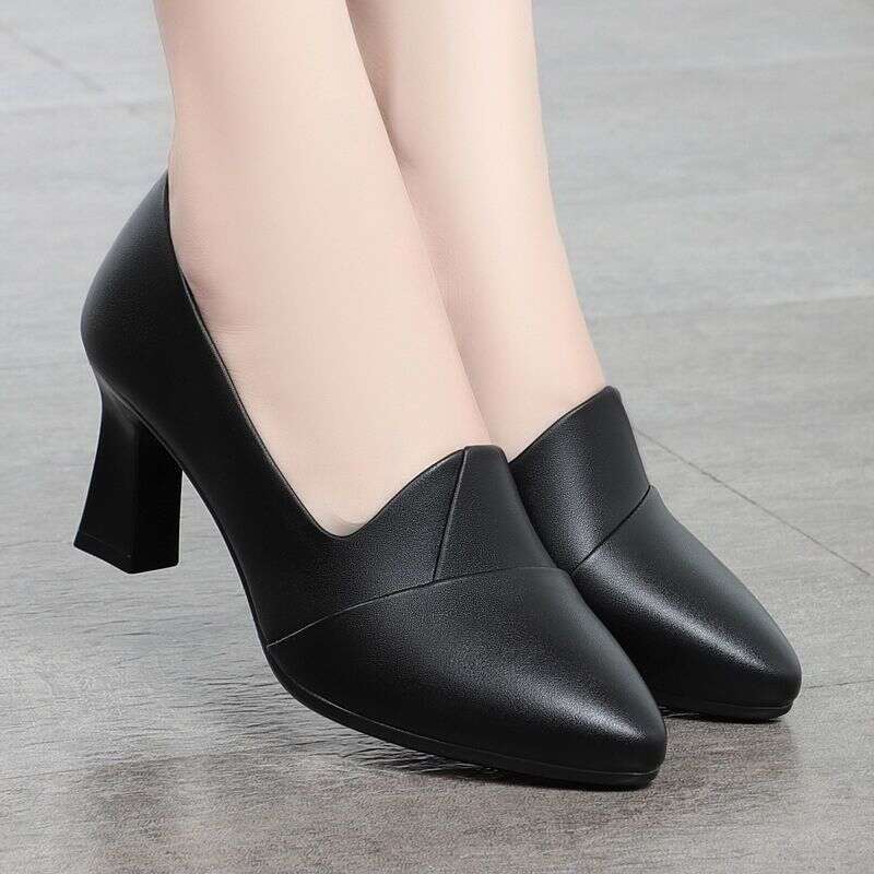 Leather shoes girls commuting in 2024, popular models, soft leather mothers, new styles for spring autumn, medium coarse, custom-made shoes, versatile